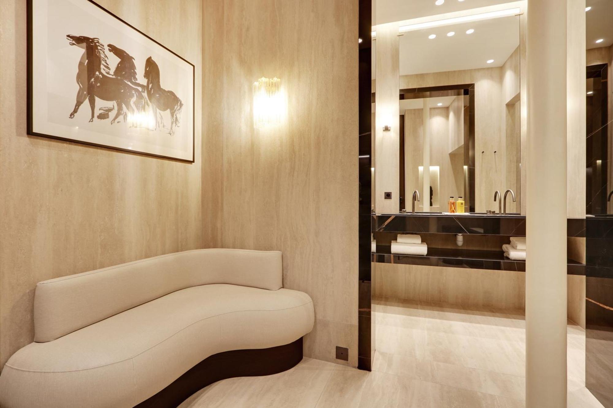 Thelander - Serviced In Louvre Apartment